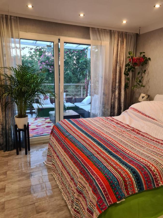 Cozy Room With A Beautiful Garden View Баунатал Екстериор снимка