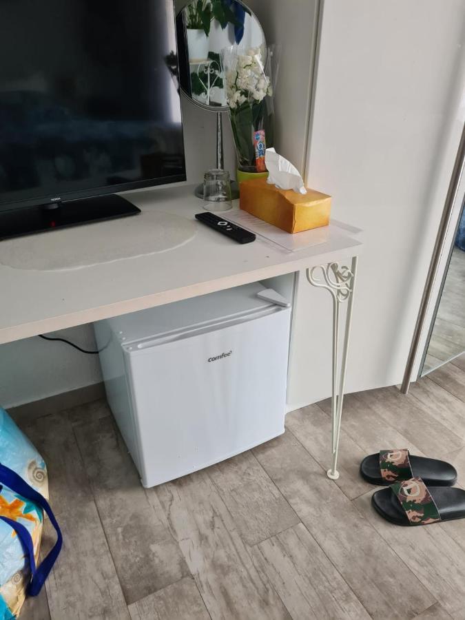 Cozy Room With A Beautiful Garden View Баунатал Екстериор снимка