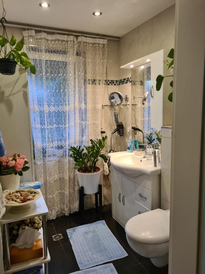 Cozy Room With A Beautiful Garden View Баунатал Екстериор снимка
